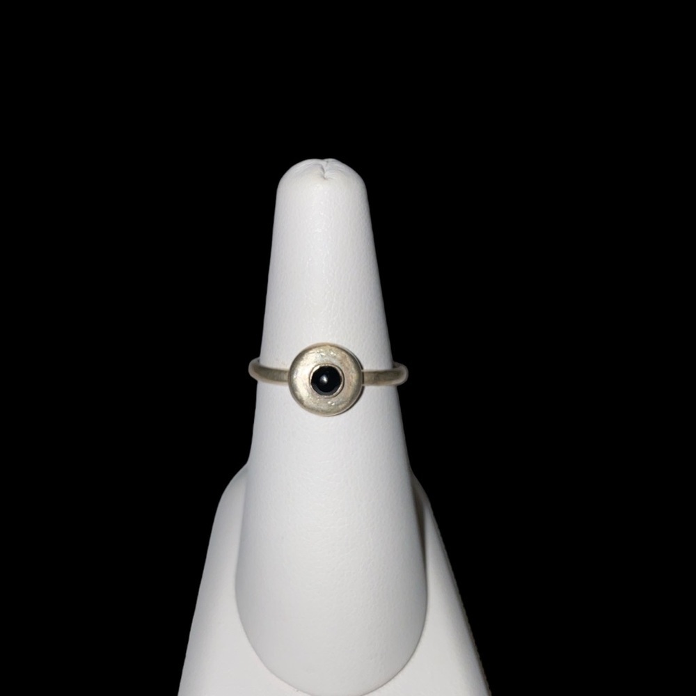 Sterling Silver Ring With Onyx Center Size 7.5